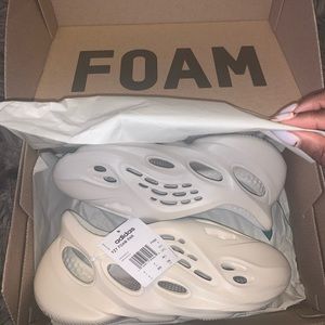 🔴SOLD🔴 Yeezy Foam Runner